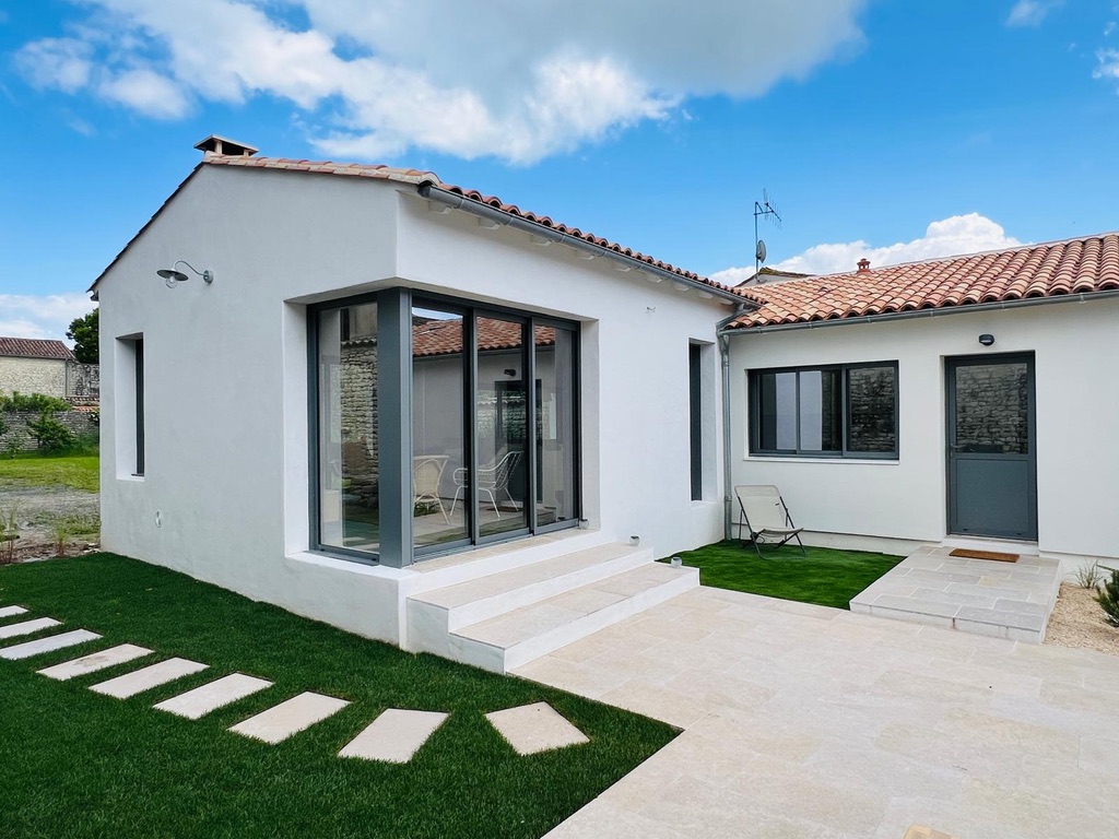 Grand Clos - La Flotte en Ré - vue du patio de la partie principale